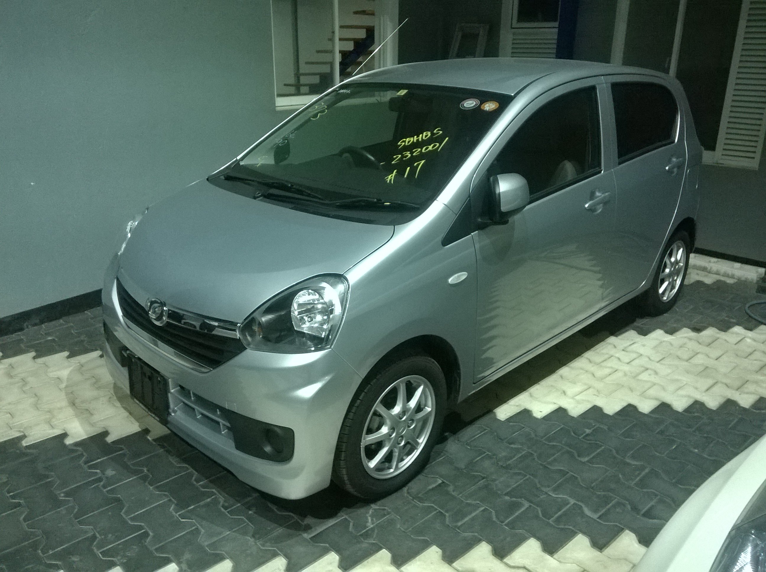 Daihatsu Mira LA300S user review